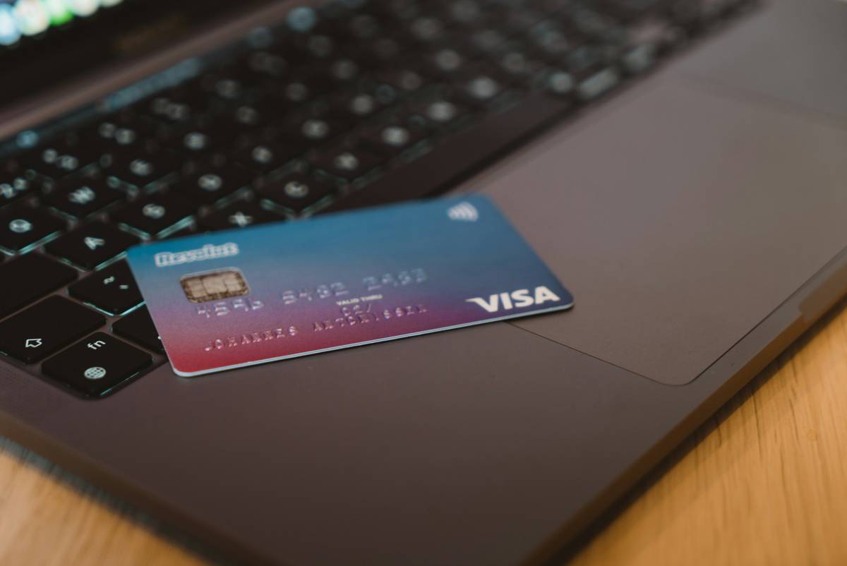 Airline Partnerships: Unlocking Hidden Benefits for Baggage Insurance in Personal Finance