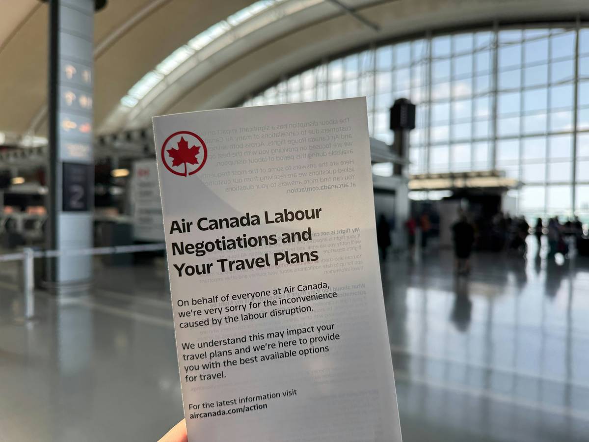 Comparison chart showing different types of travel insurances including baggage insurance