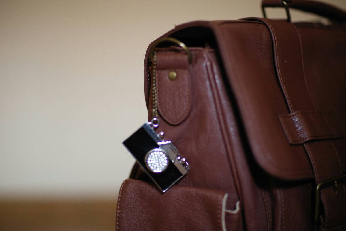 Infographic showing global baggage mishandling rates and average airline compensation limits